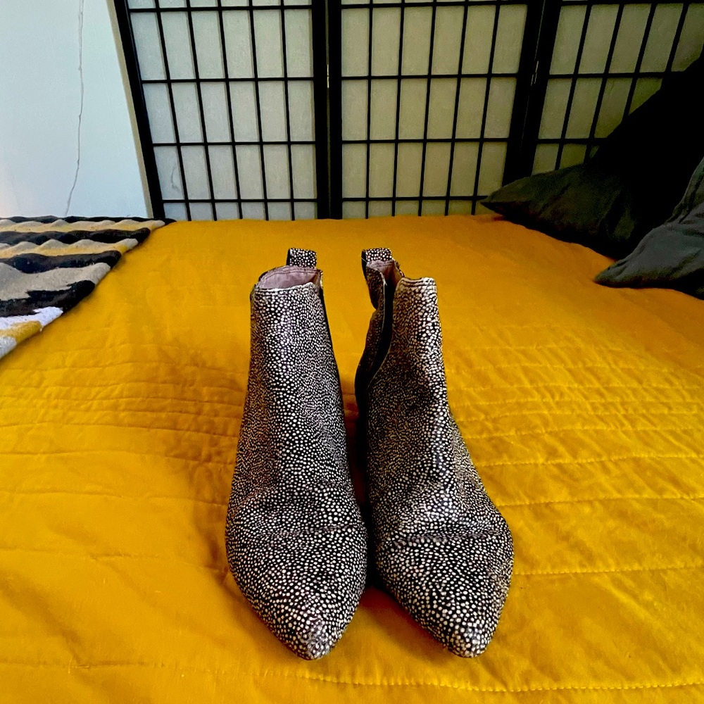 Madewell leopard print Calf Hair Chelsea Booties Size 9